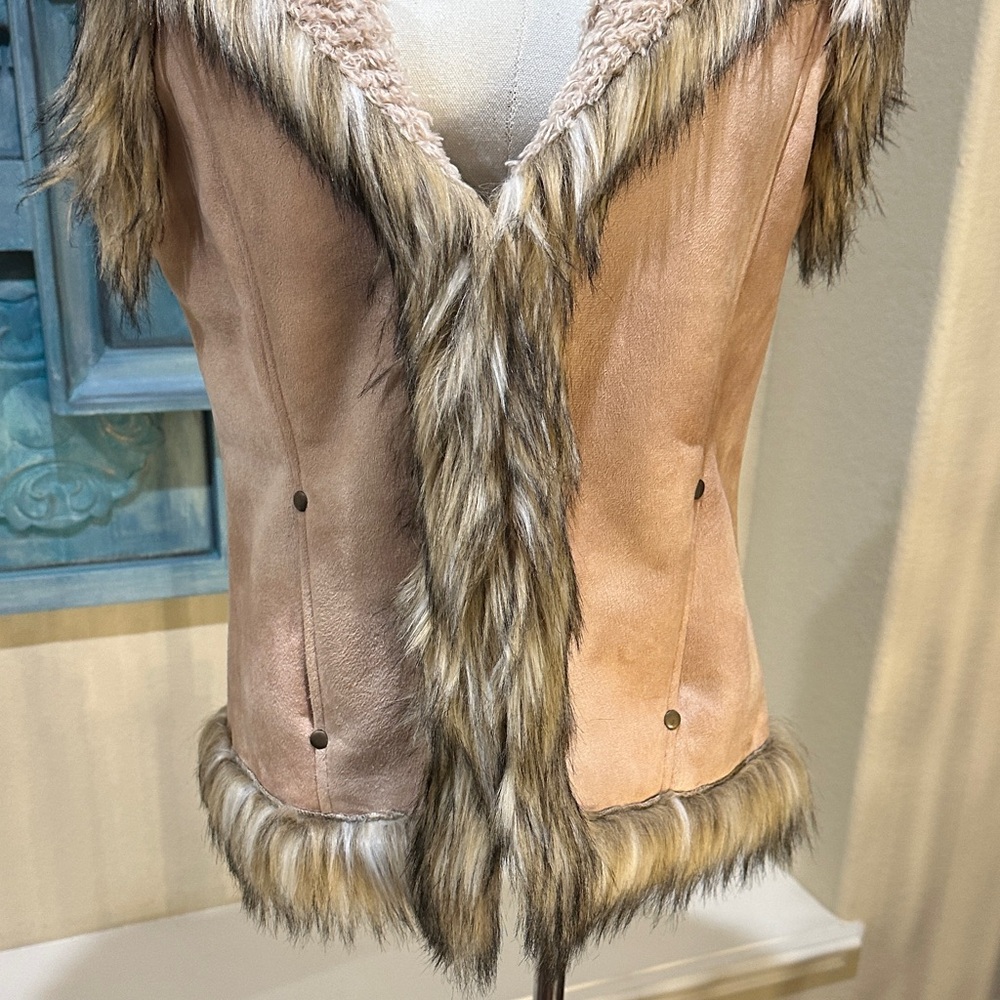 Faux Fur Trimmed Tan Vest - Picture 8 of 16